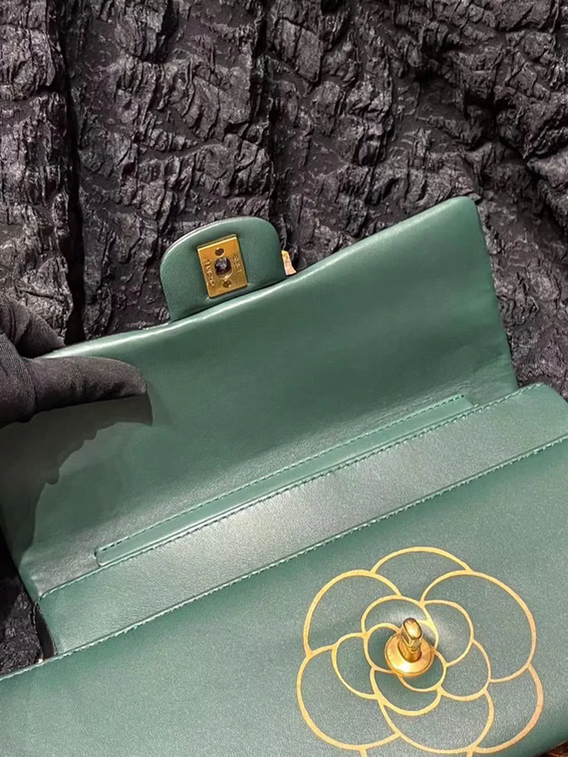 CHANEL Calfskin Quilted Brasserie Gabrielle Menu CC Clutch Green - Image 3