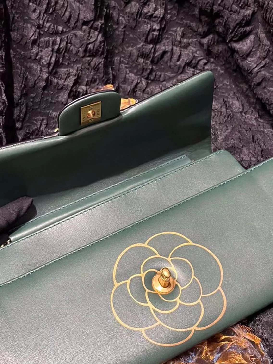 CHANEL Calfskin Quilted Brasserie Gabrielle Menu CC Clutch Green - Image 4