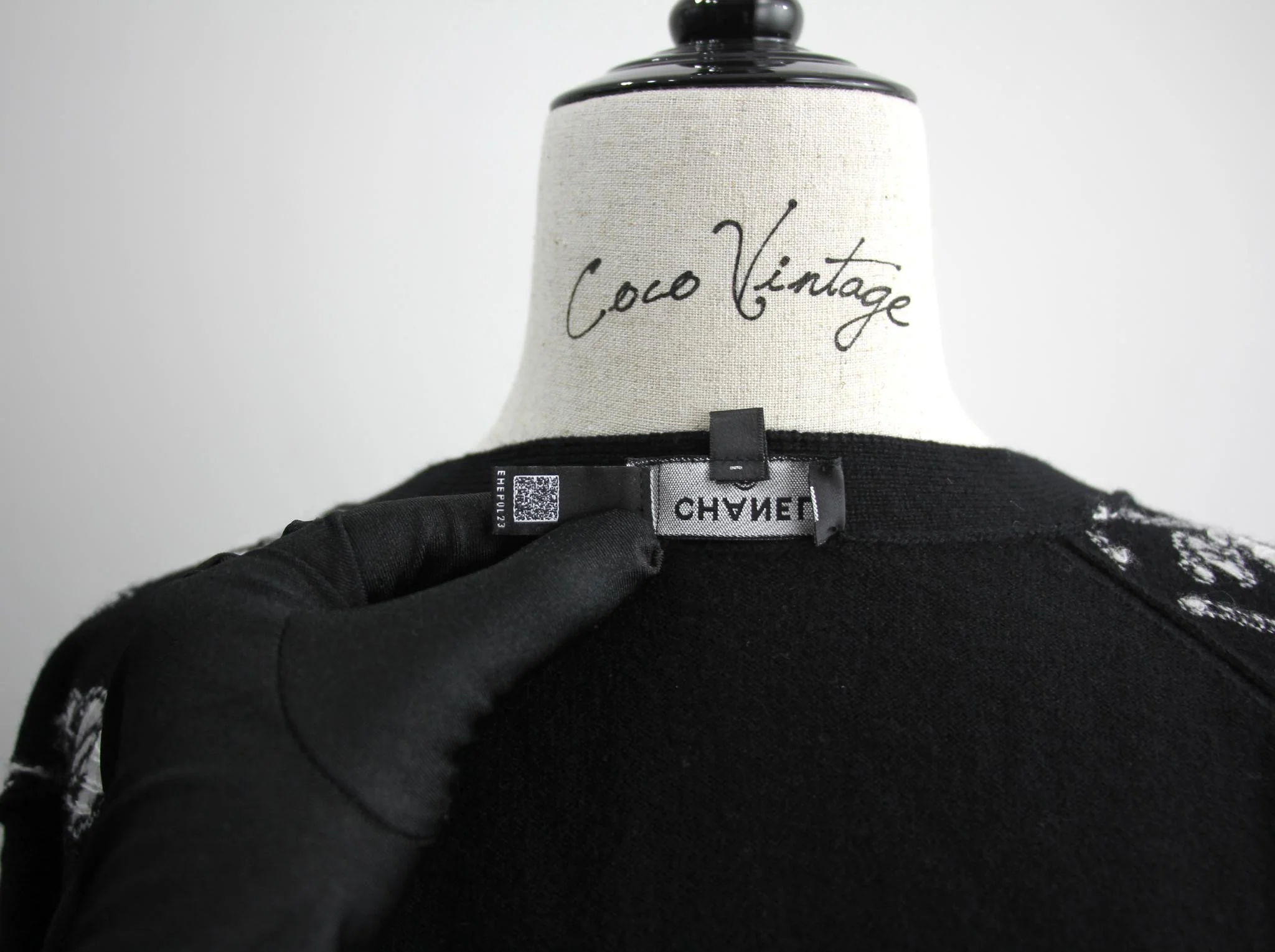 Chanel Cashmere 99 Black X White Floral Bird Coat - Image 11