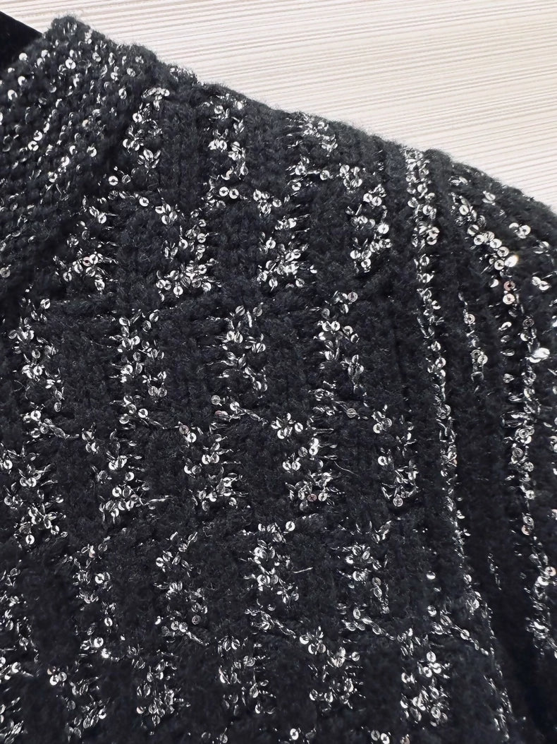 Chanel 21K black cashmere cardigan - Image 2