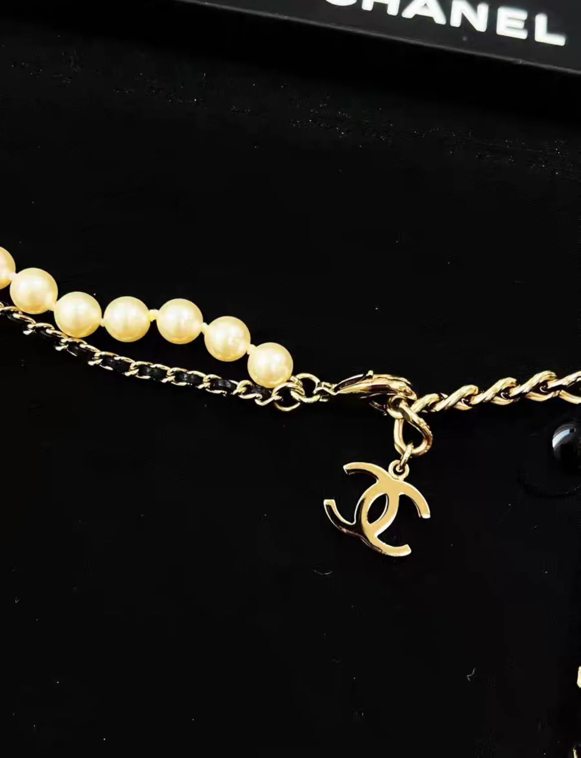 Chanel CC Pearl Leather Bag Pendant Necklace - Image 3