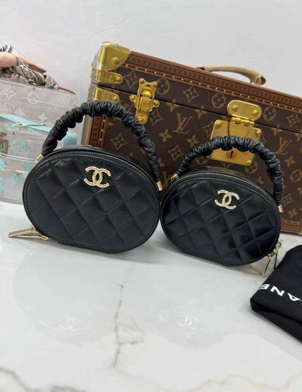 Chanel CC Ruched Oval Top Handle Quilted Lambskin Mini - Image 6