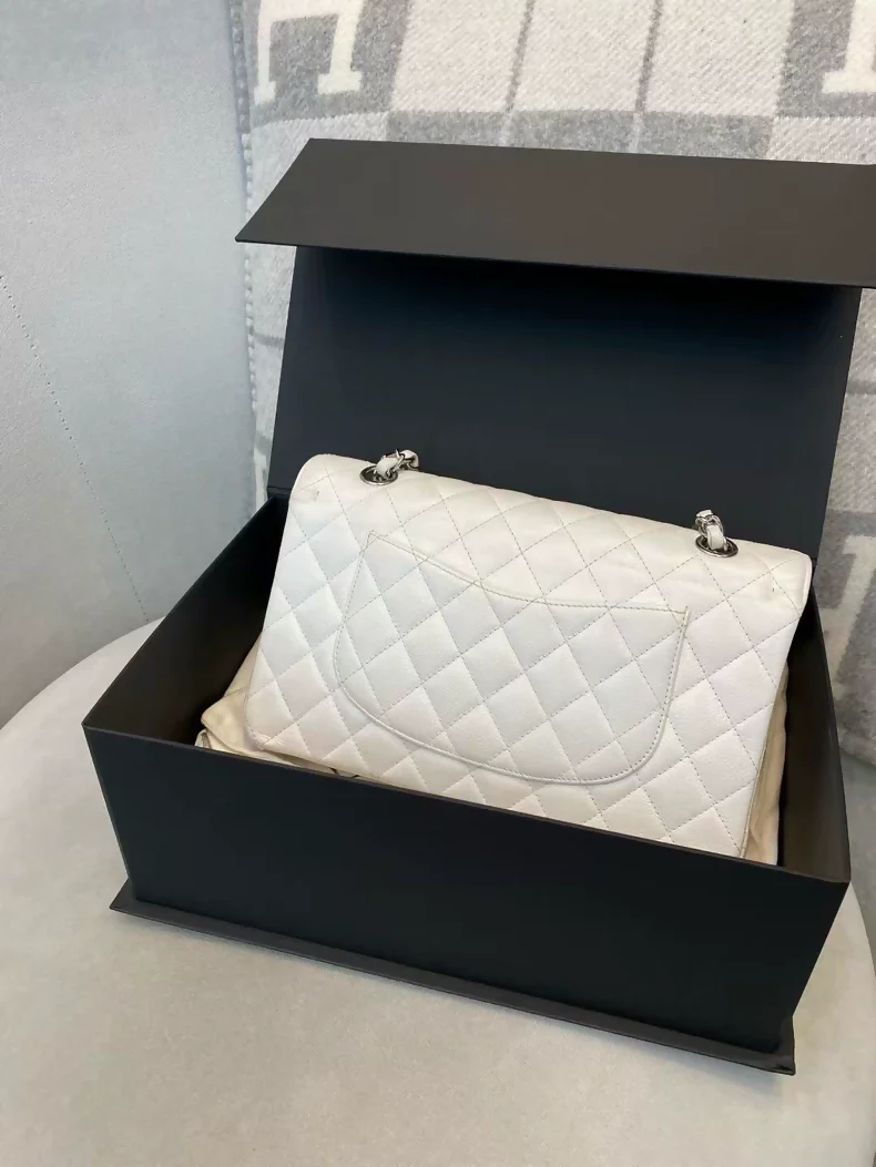 Chanel CF white leather medium size - Image 2