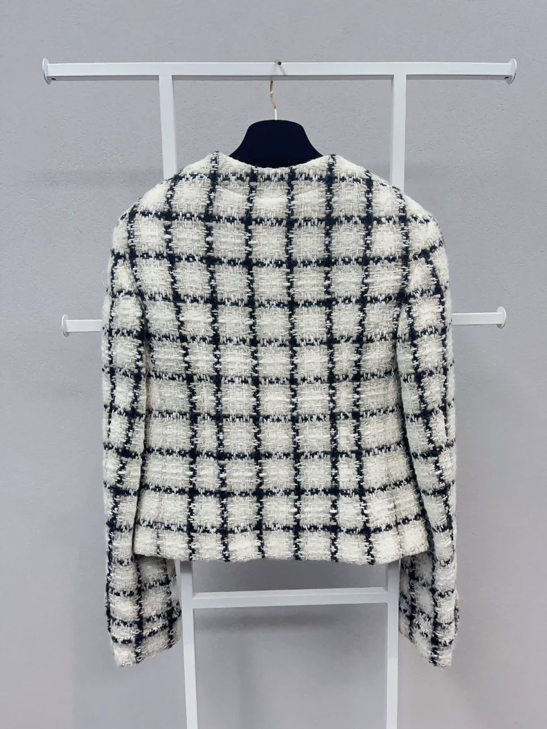 Chanel 19 black & ecru tweed Jacket - Image 3