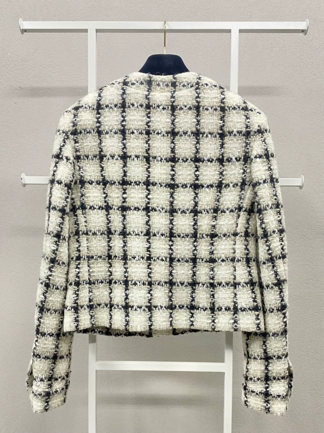 Chanel 19 black & white tweed Jacket - Image 2