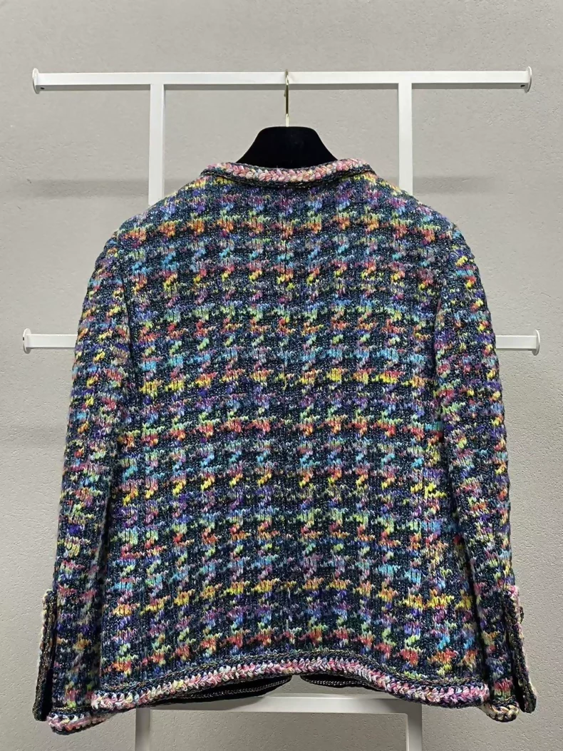 Chanel 2022 Blue Pink Houndstooth Tweed Jacket - Image 3