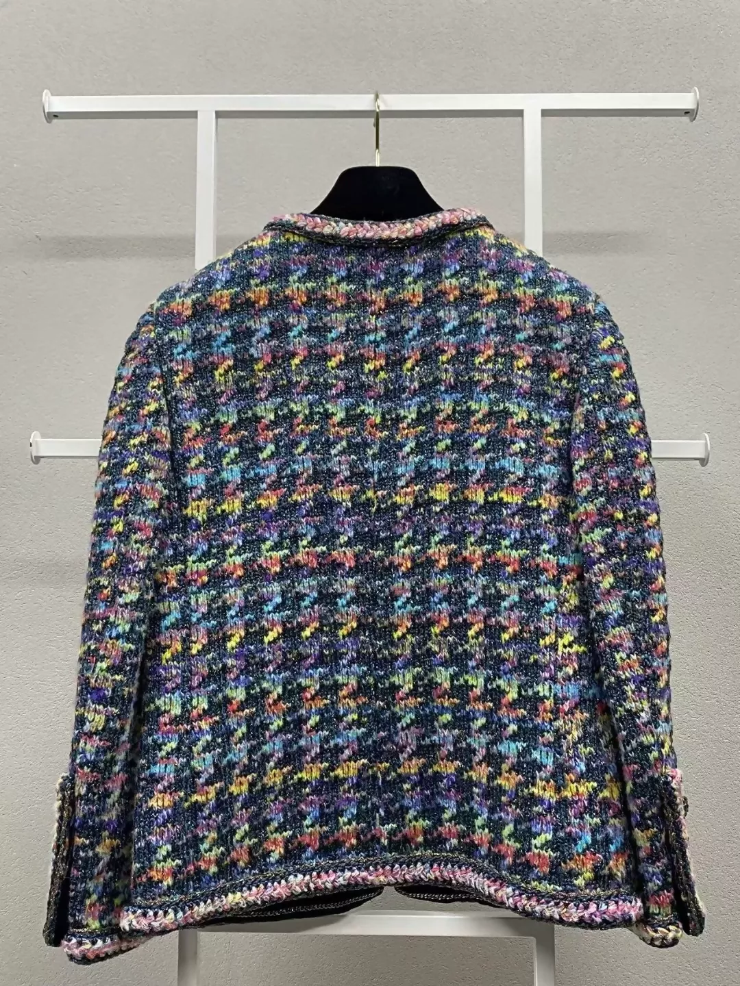 Chanel 2022 Early Autumn Houndstooth Tweed Jacket - Image 2