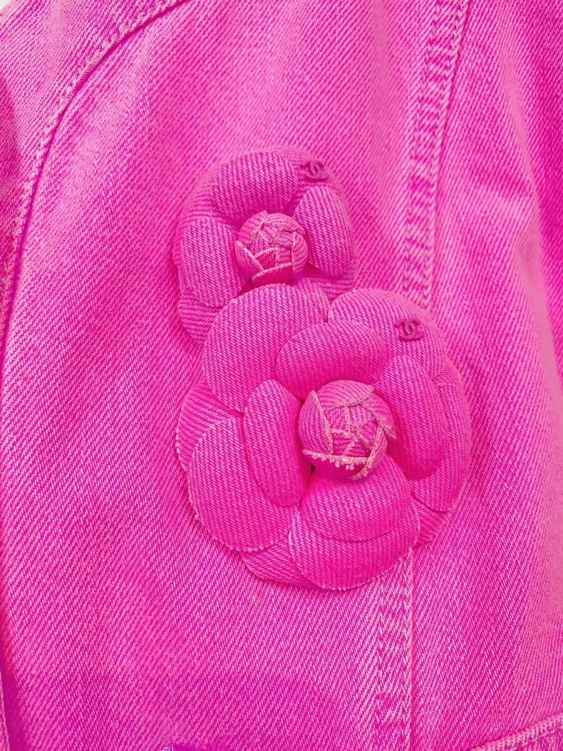 Chanel 21 rose denim jacket - Image 4