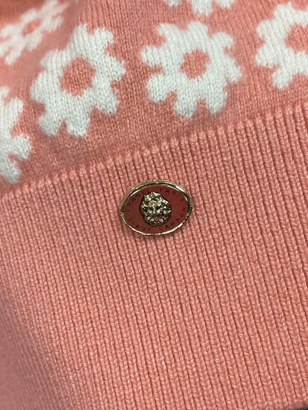Chanel 22P Orange Daisy Pattern Cashmere Sweater - Image 3