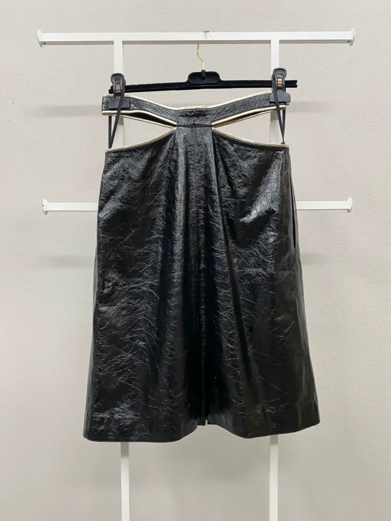Chanel 22S black leather skirt - Image 2