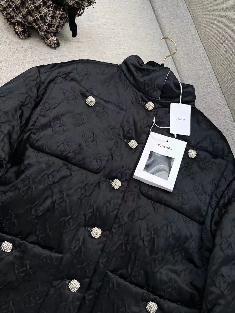 Chanel 25A black embossed patterned cotton jacket - Image 3