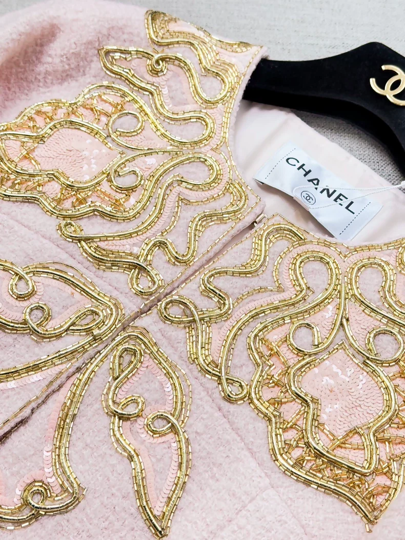Chanel rare pink embroidered jacket - Image 3
