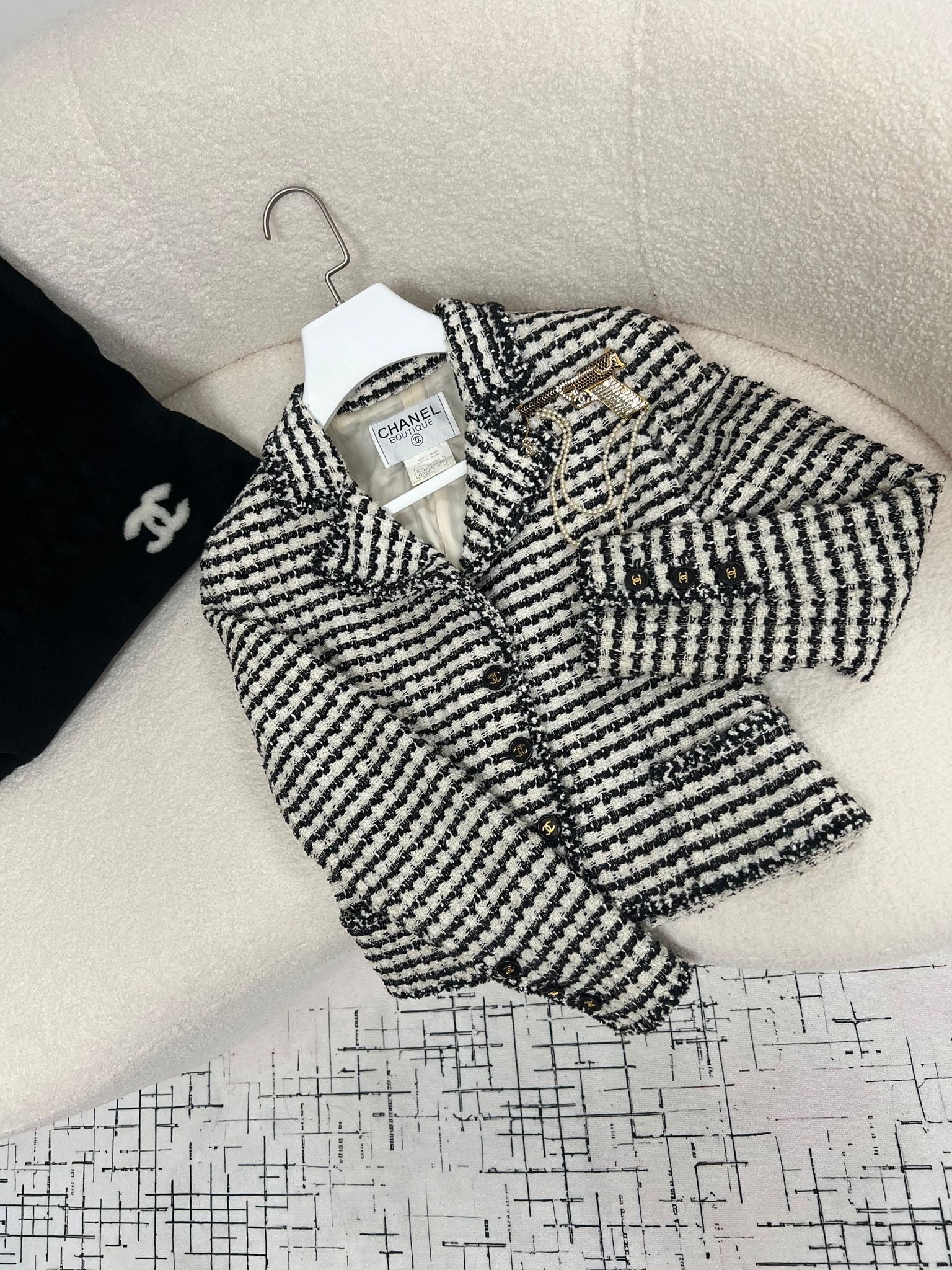 CHANEL Chidori Pattern Coco Button Tweed Jacket - Image 3