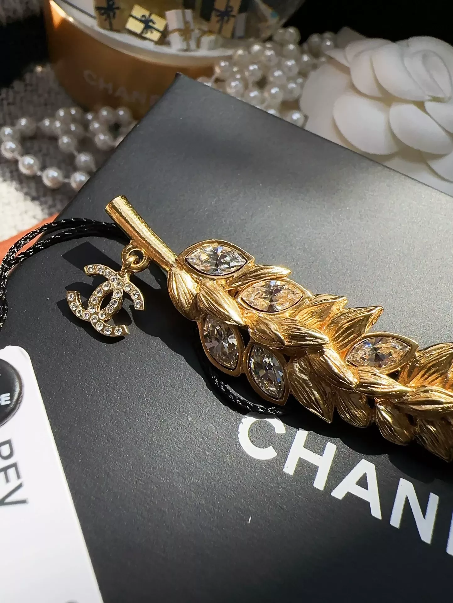CHANEL classic golden wheat rhinestone brooch - Image 2