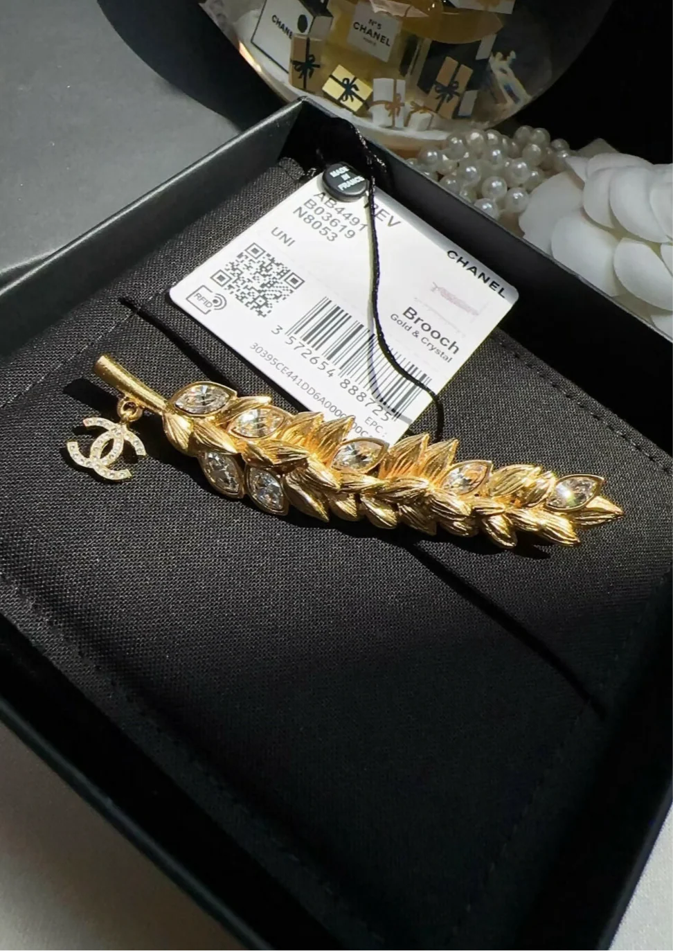 CHANEL classic golden wheat brooch - Image 2