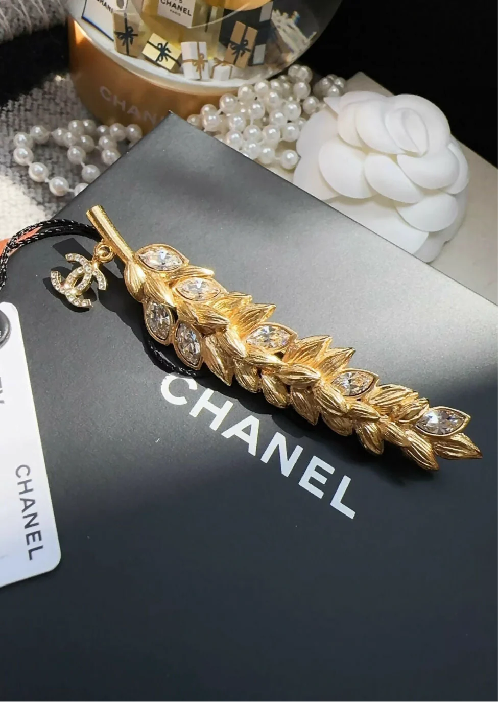 CHANEL classic golden wheat brooch - Image 3
