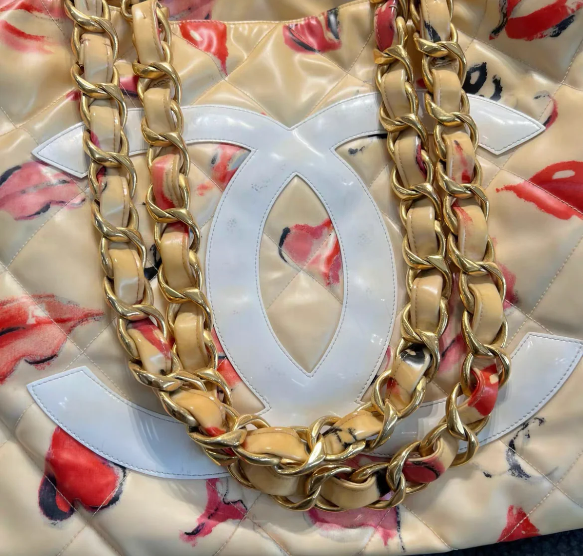 Chanel Coated Canvas Quilted Lips and Kisses Graffiti XL Tote Beige - Image 2
