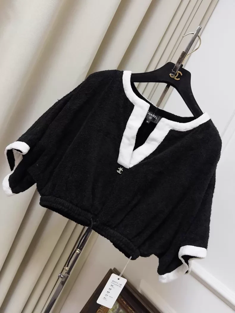 Chanel 23M black and white top