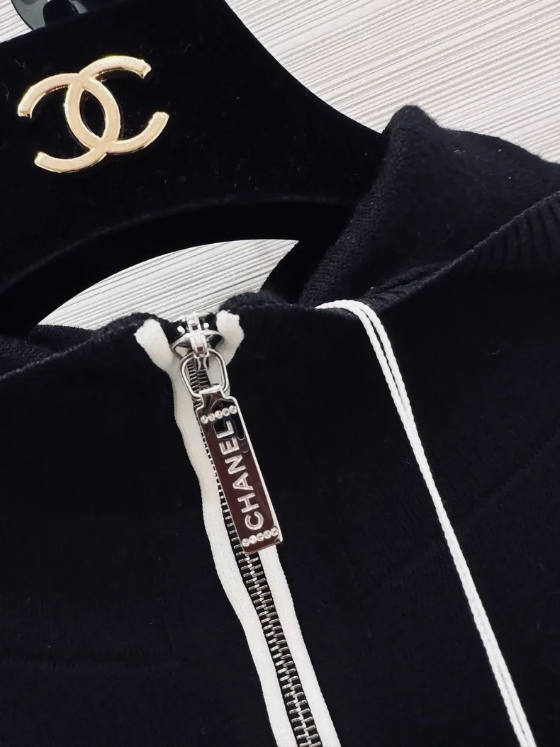 Chanel Coco Neige black hooded knit cardigan - Image 2