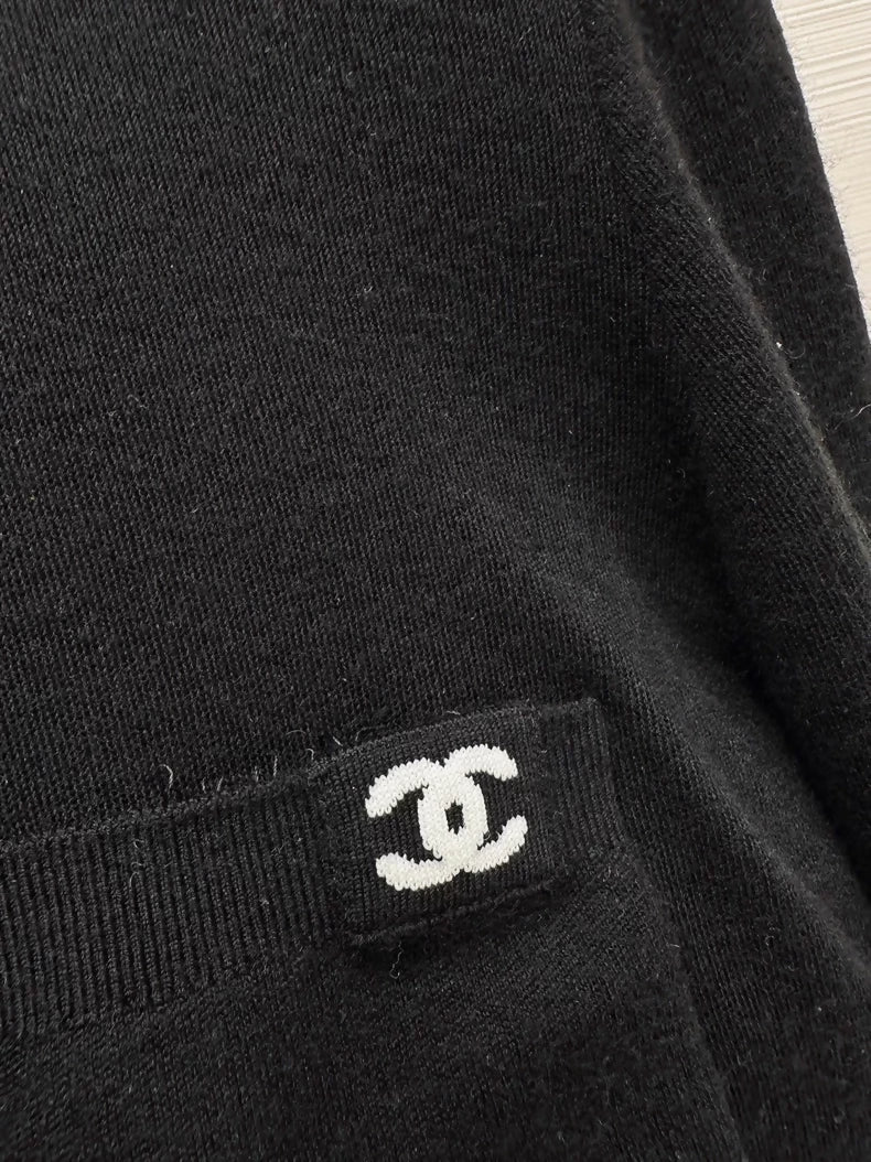 Chanel Coco Neige black hooded knit cardigan - Image 3
