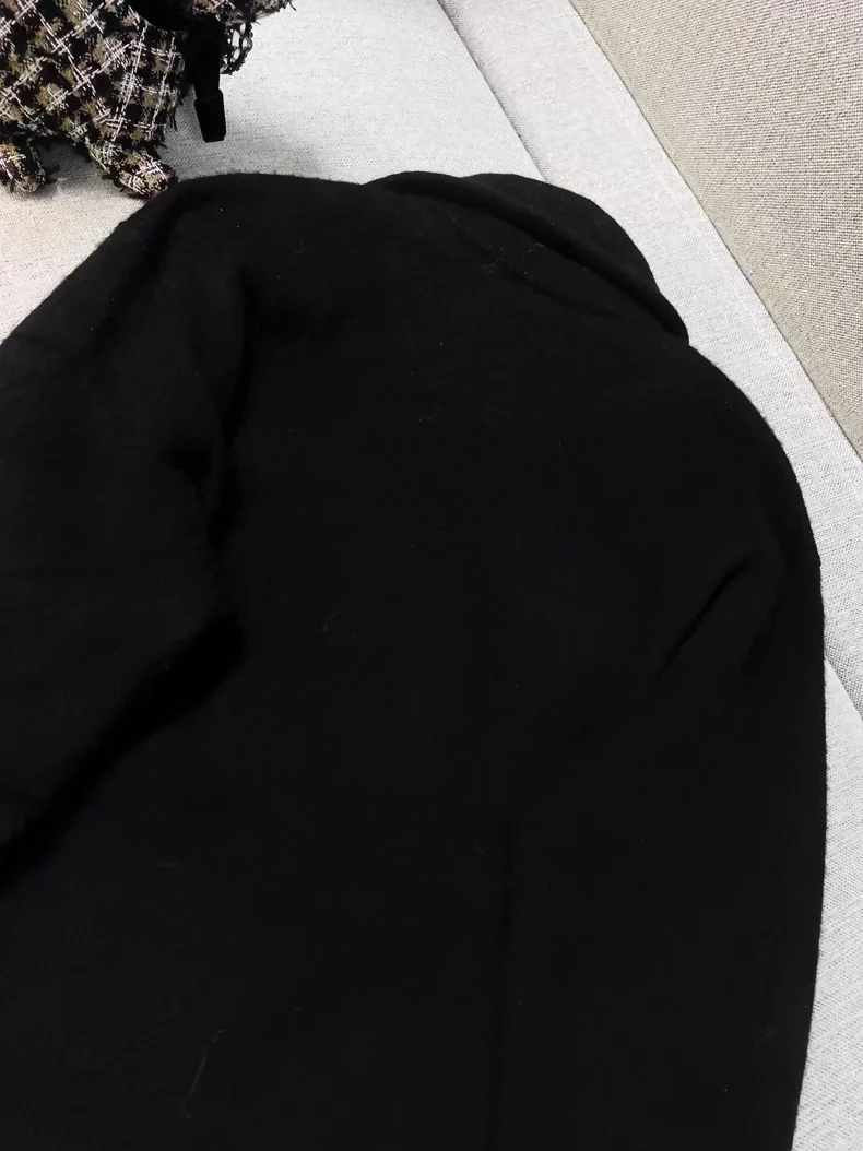 Chanel Coco Neige black pearl double C logo lapel cashmere knit - Image 3