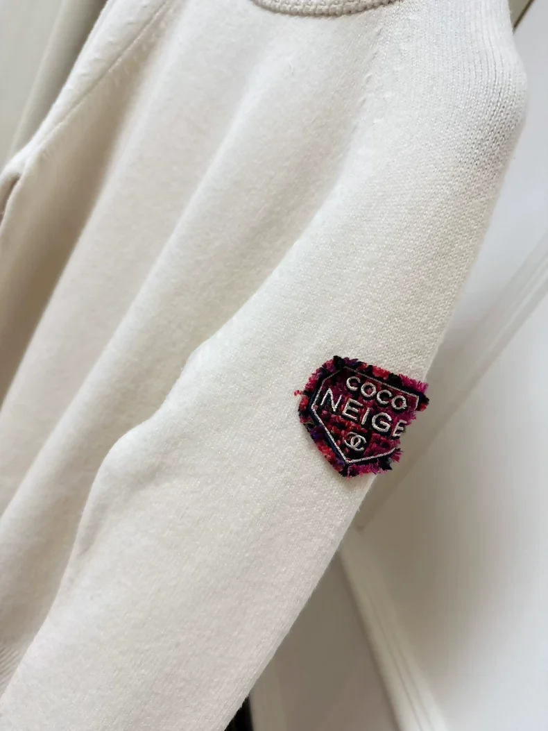 Chanel Coco Neige Ski Collection Turtleneck Sweater in Cream White - Image 3