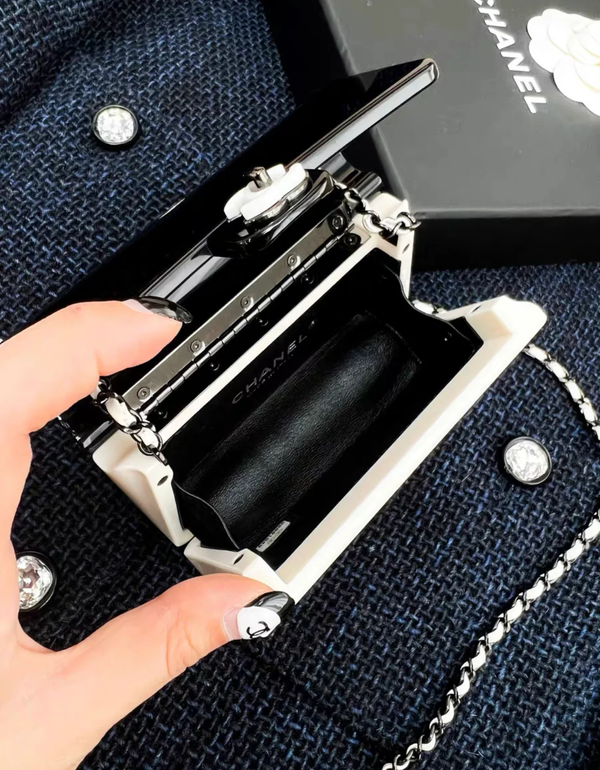 Chanel Colour-Block Flap Bag Minaudière - Image 4
