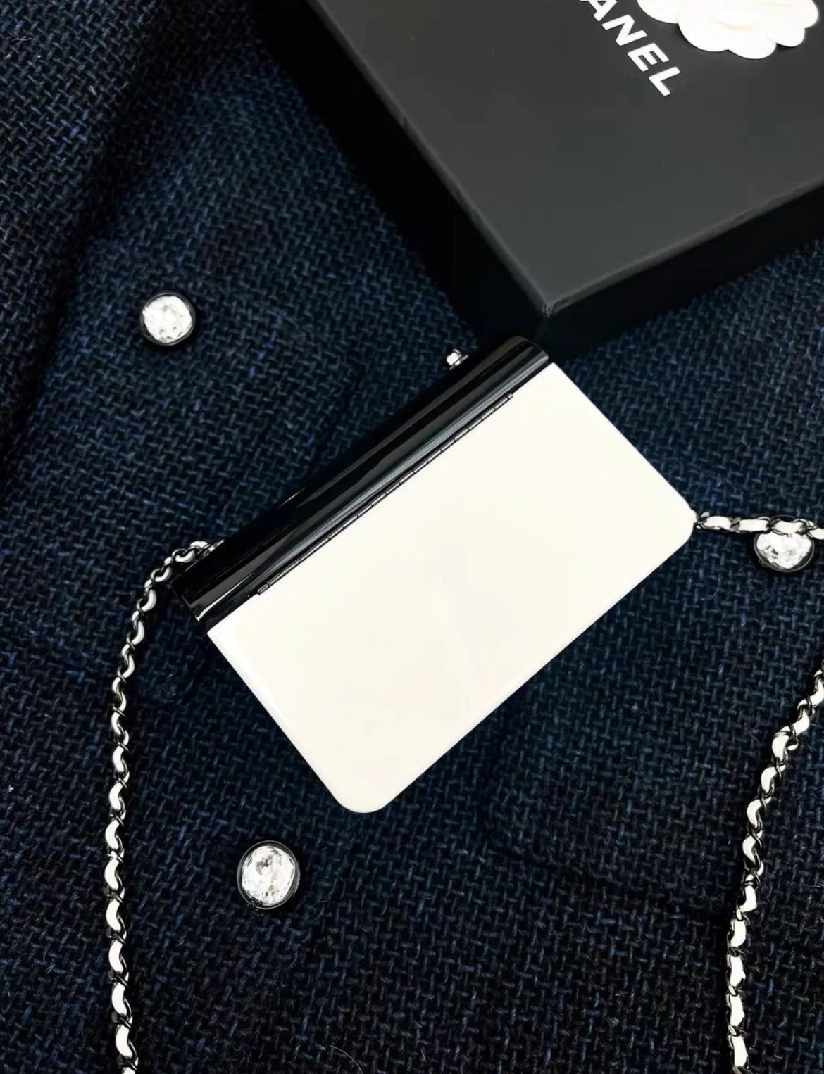 Chanel Colour-Block Flap Bag Minaudière - Image 5