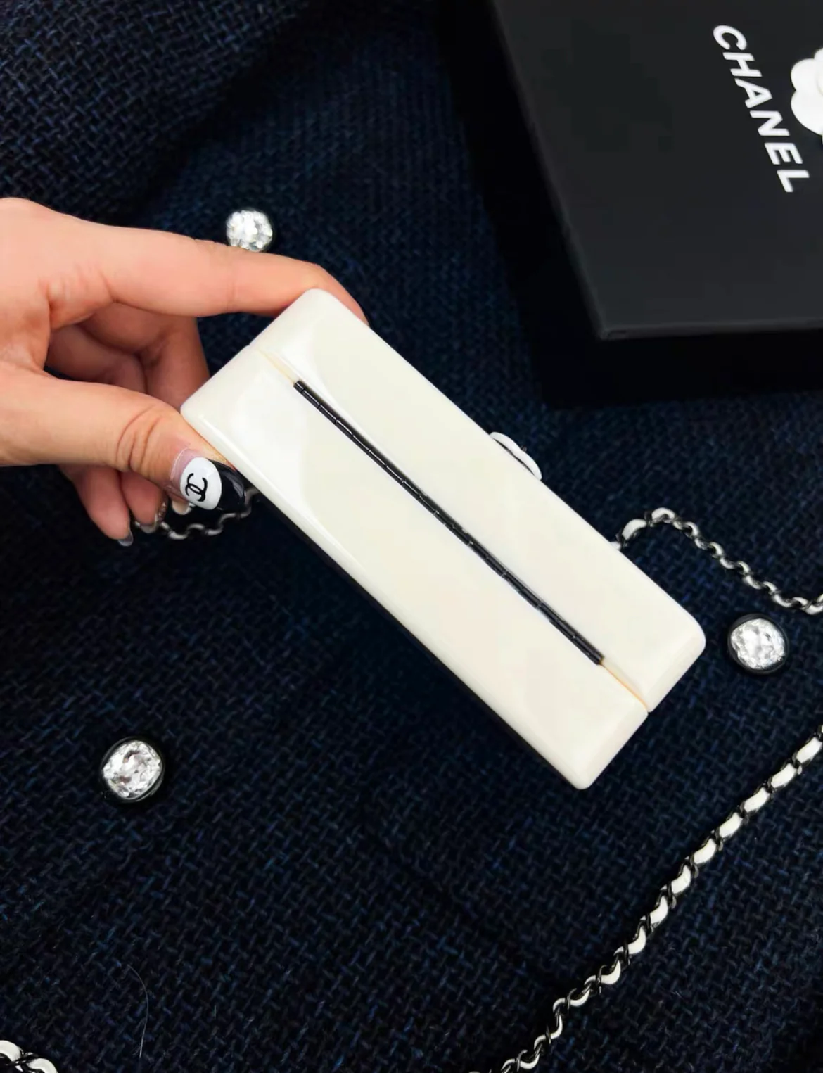 Chanel Colour-Block Flap Bag Minaudière - Image 6