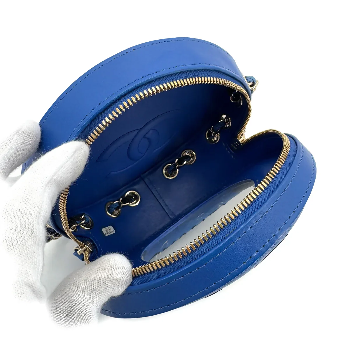 Chanel Cruise 2019 “La Pausa” Lifesaver Round Chain Shoulder Bag - Image 4
