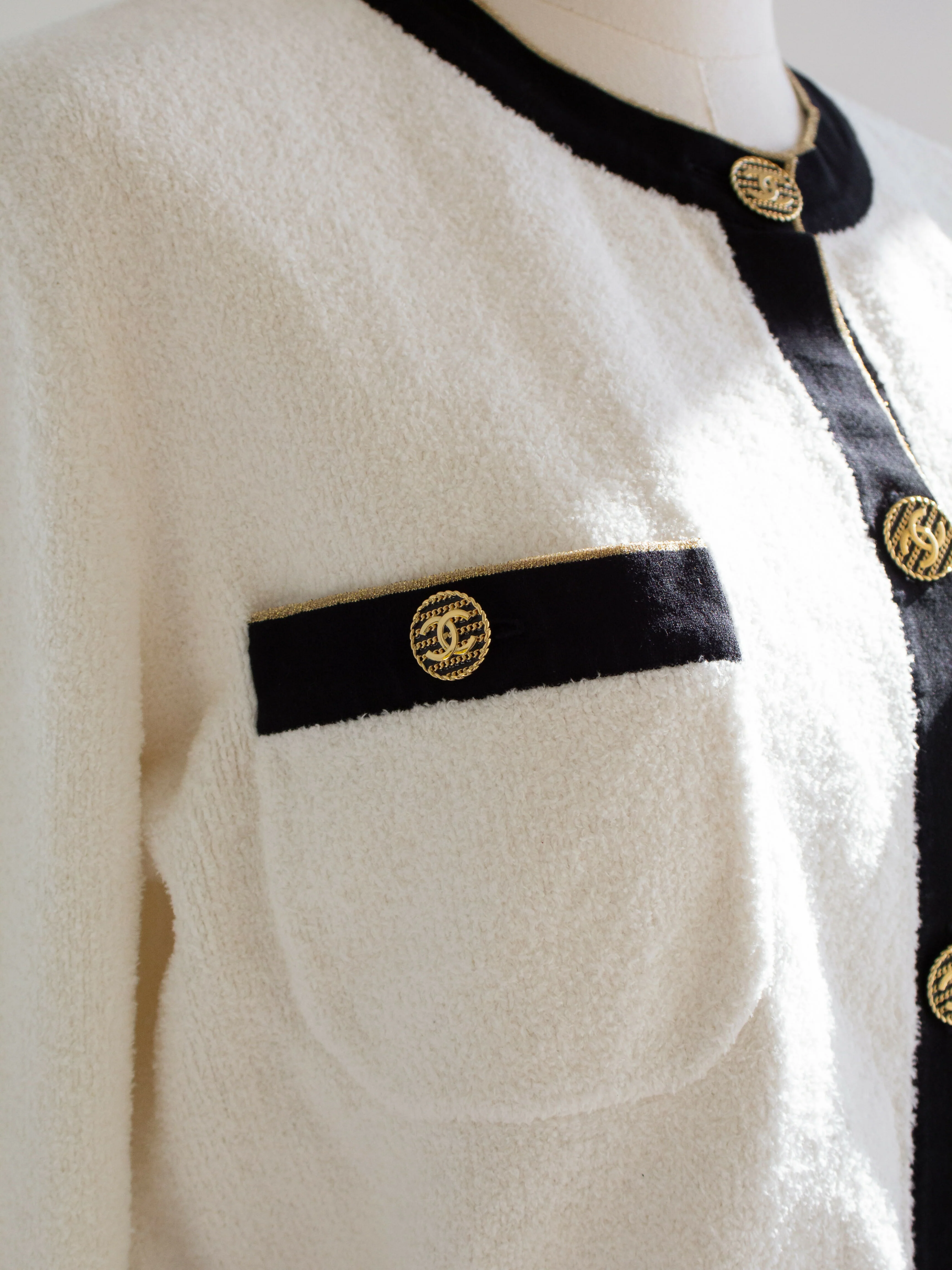 Chanel Cruise 2019 La Pausa White Black Gold Terry 19C Cardigan Jacket - Image 9