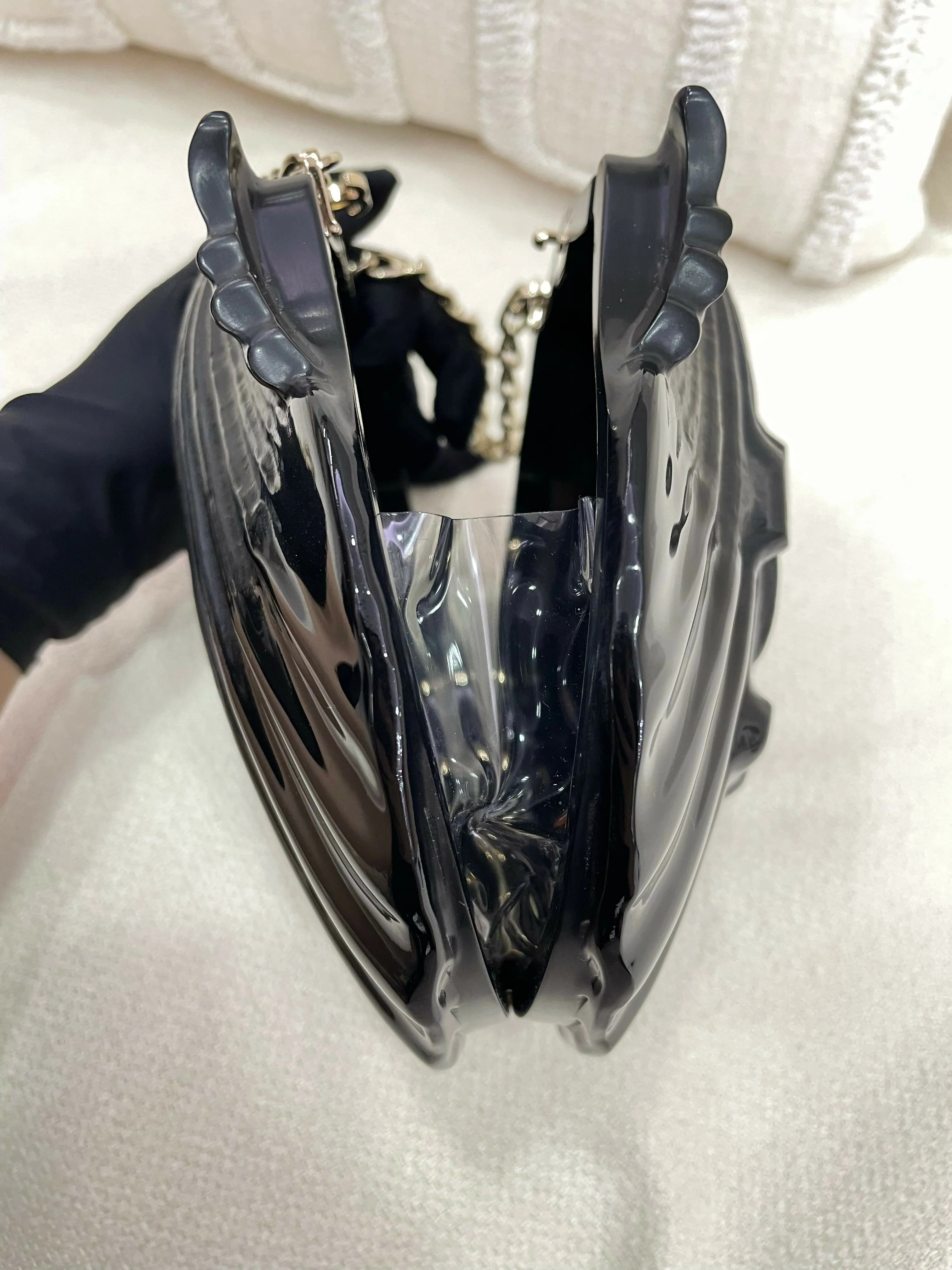 Chanel Cruise 2019 Shell Minaudière - Image 12