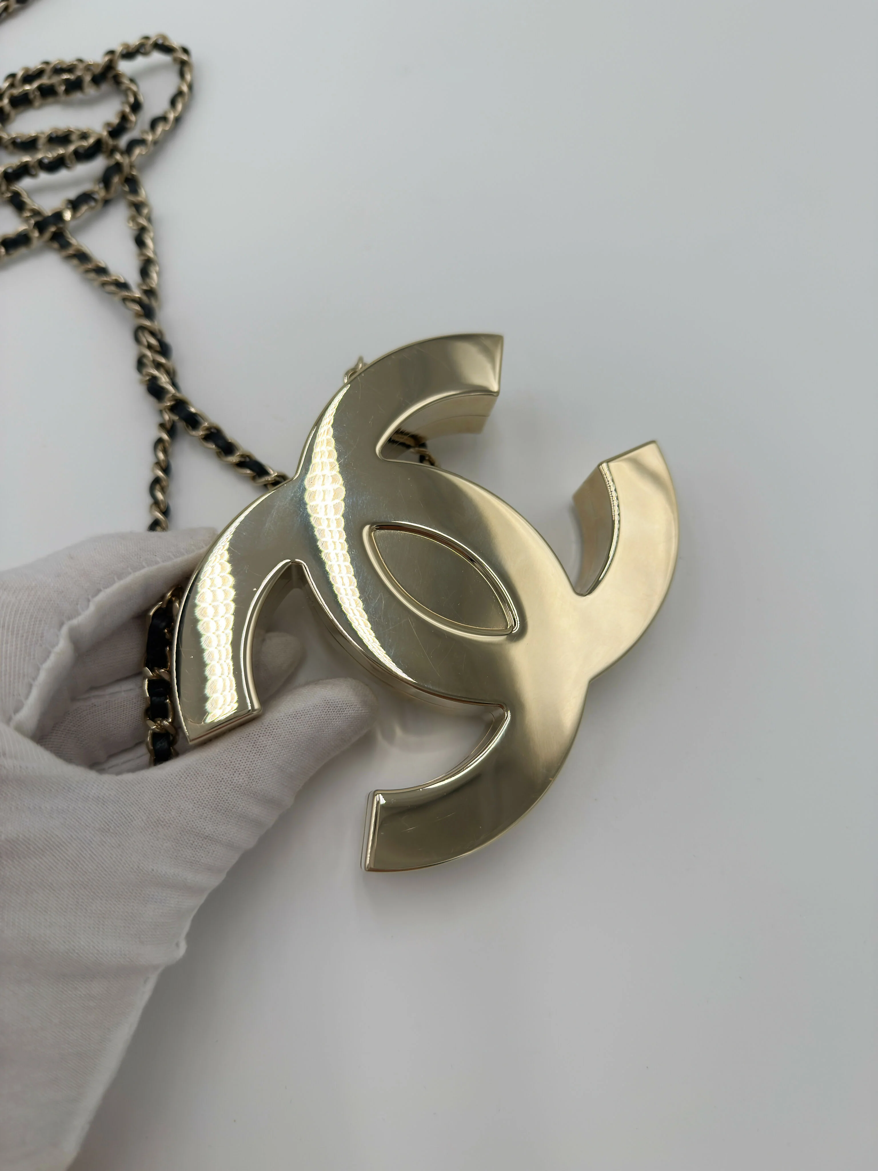 Chanel Cruise  2025 CC‑logo minaudière - Image 6