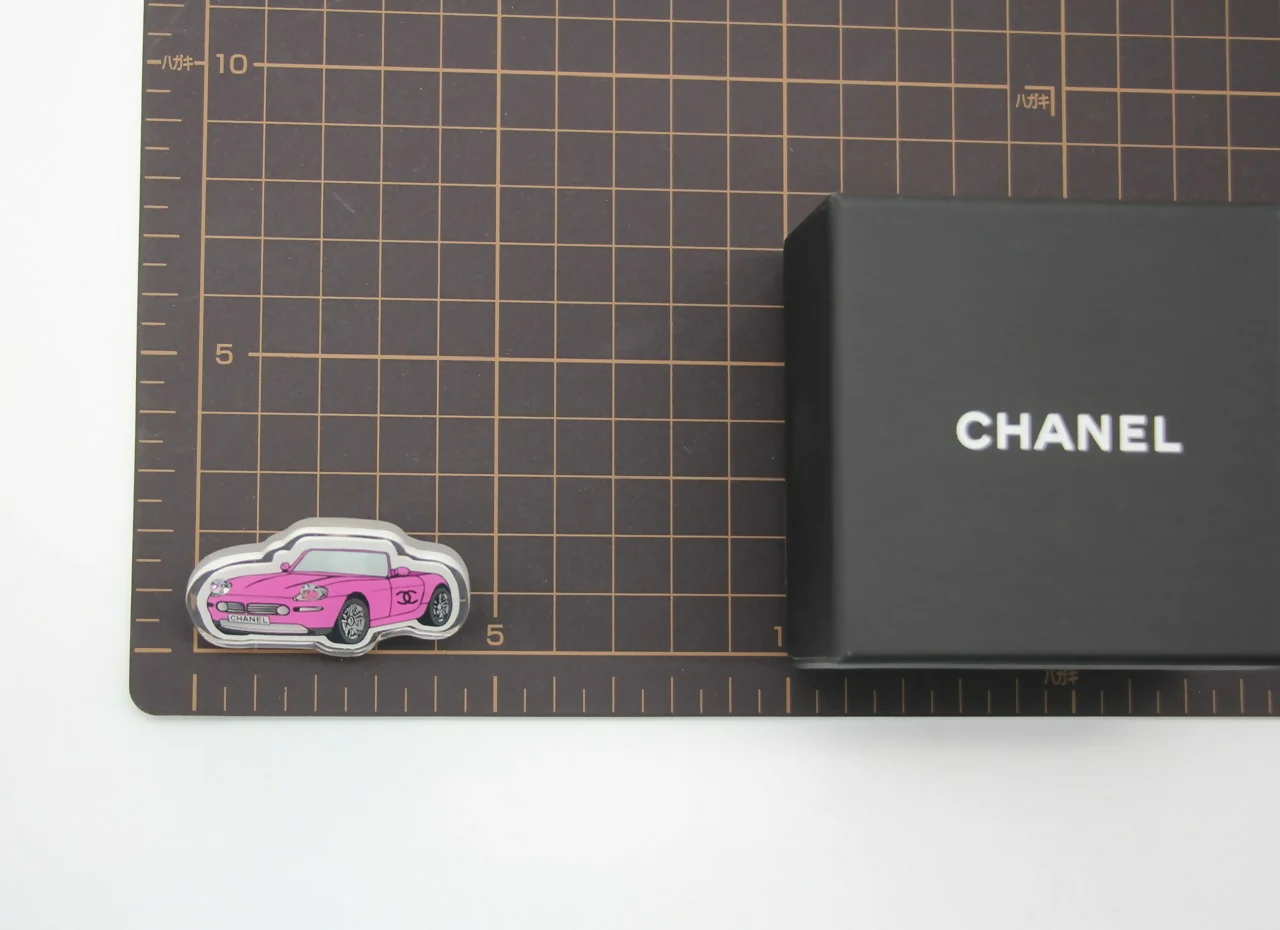 Chanel 24C Acrylic Pink Auto Motif Brooch - Image 10