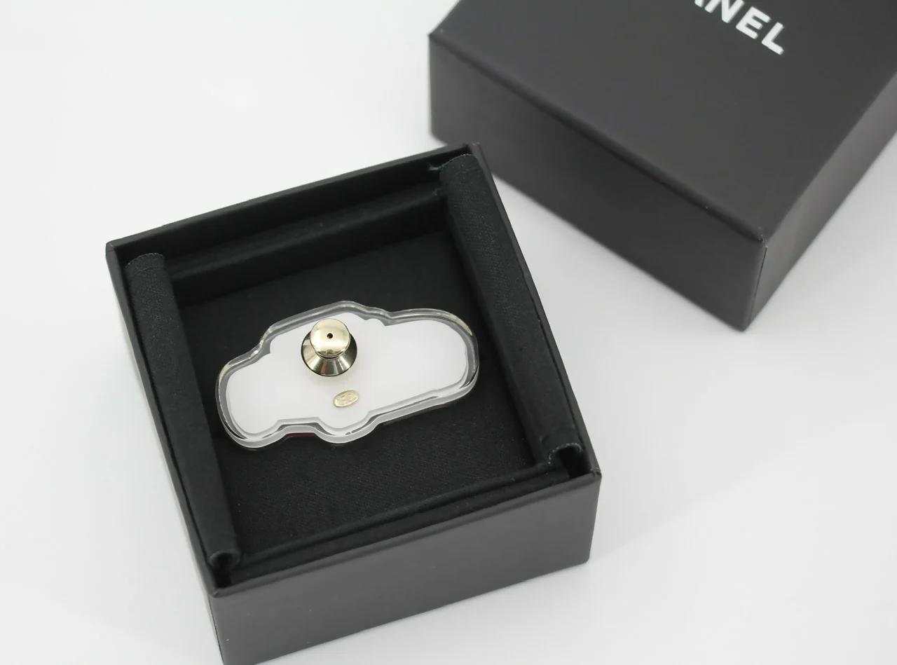 Chanel 24C Acrylic Pink Auto Motif Brooch - Image 2
