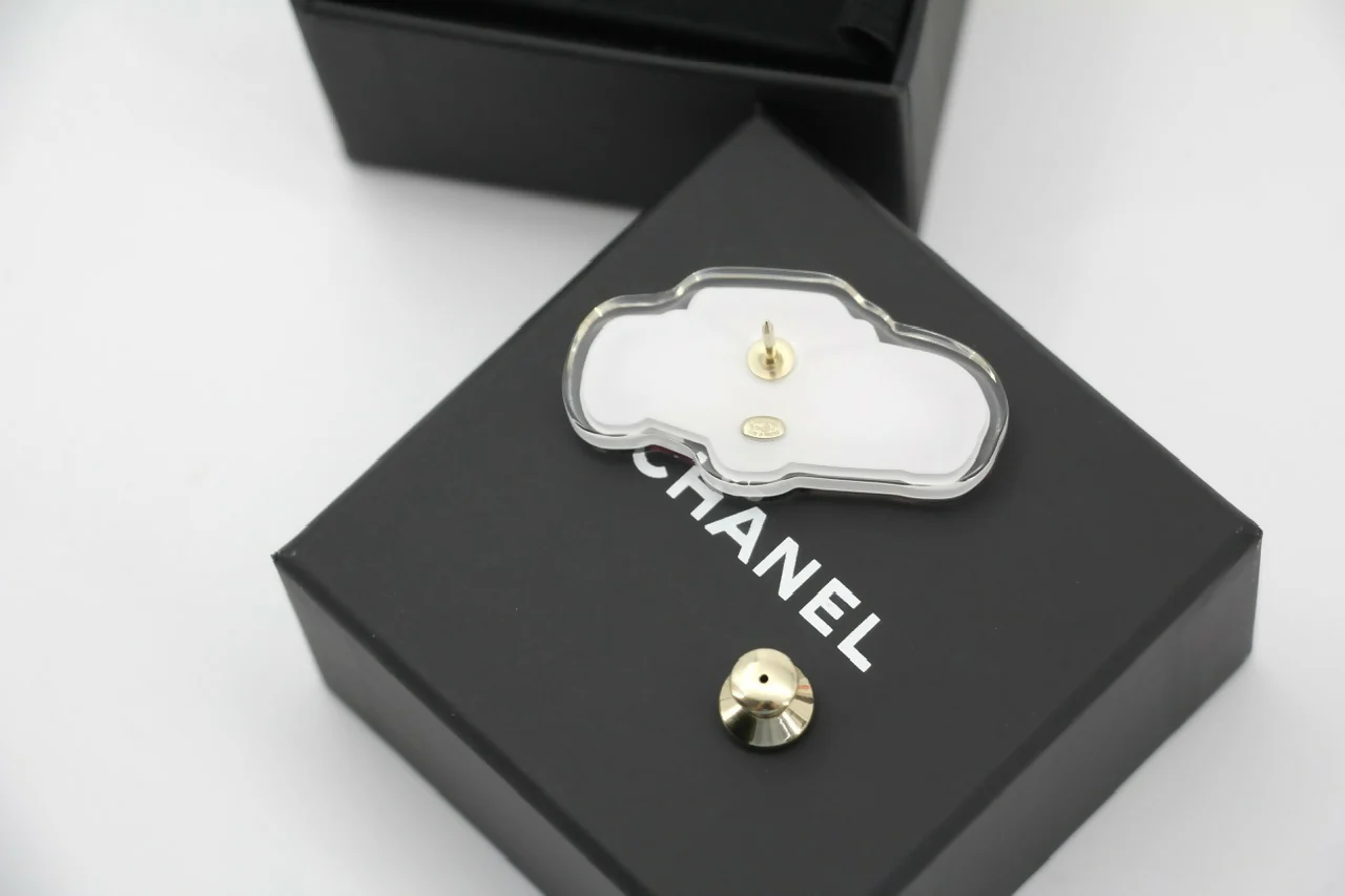 Chanel 24C Acrylic Pink Auto Motif Brooch - Image 3