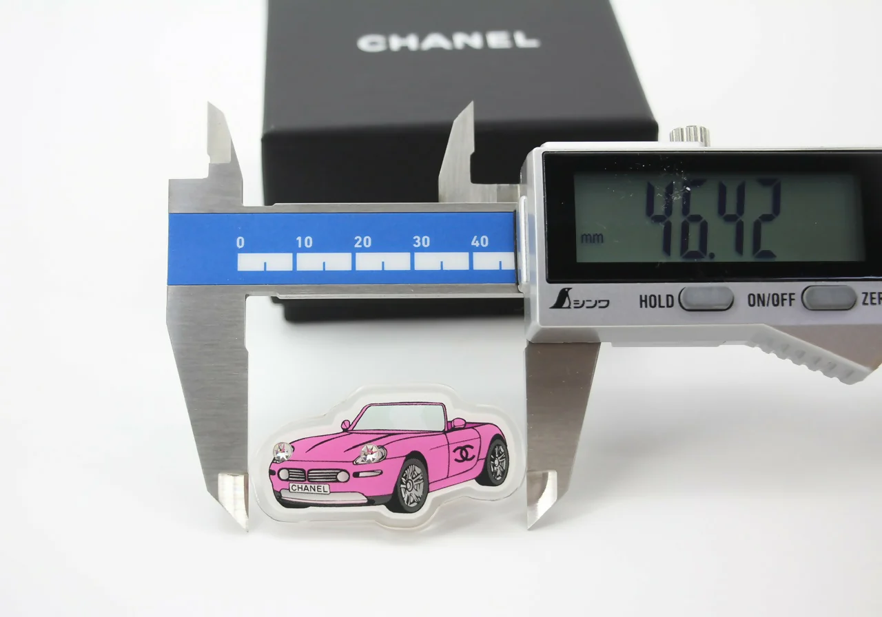 Chanel 24C Acrylic Pink Auto Motif Brooch - Image 9