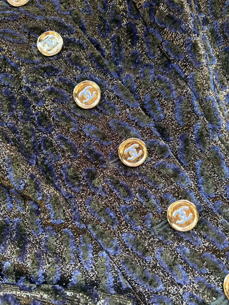 Chanel 23A Navy Blue Leopard Print Velvet Jacket - Image 3