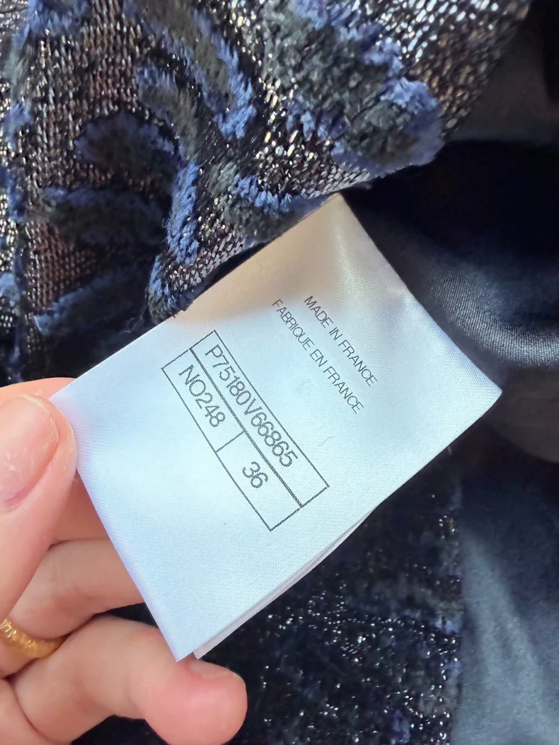 Chanel 23A Navy Blue Leopard Print Velvet Jacket - Image 7