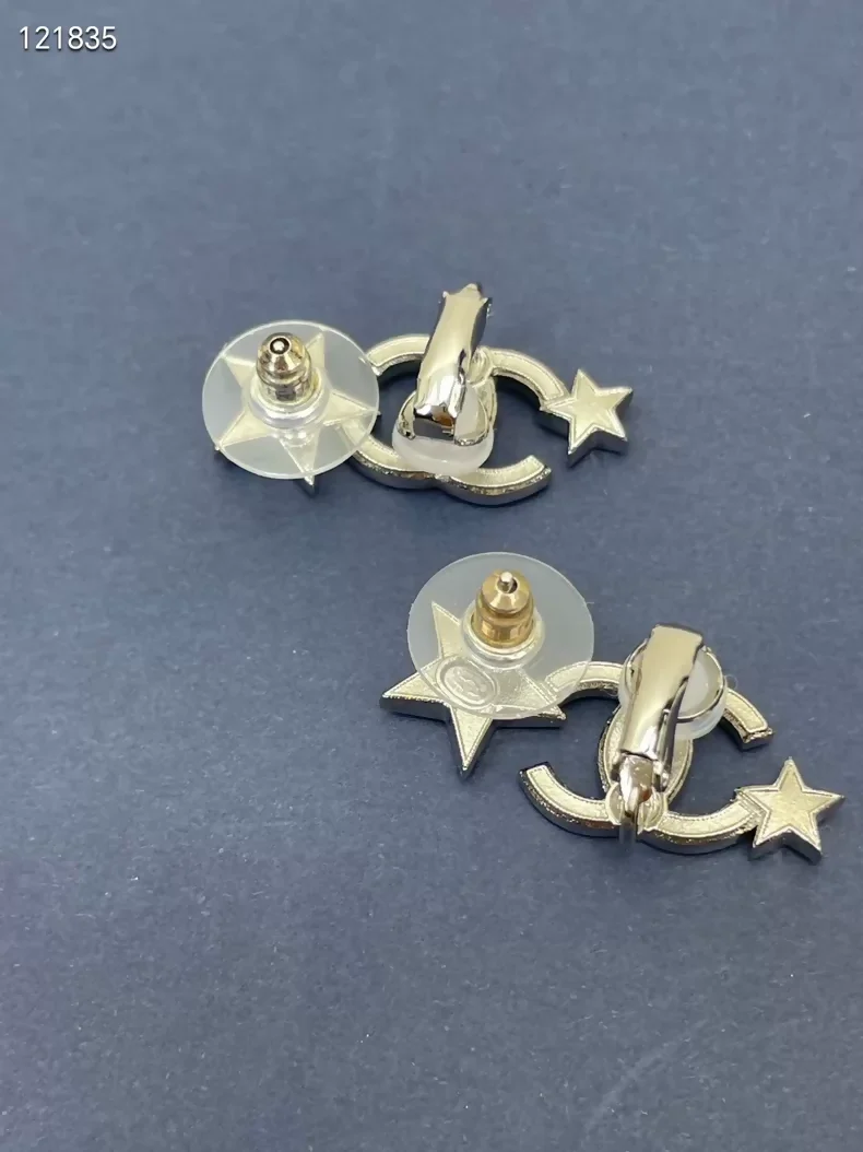 Chanel double C rhinestone star earrings - Image 4