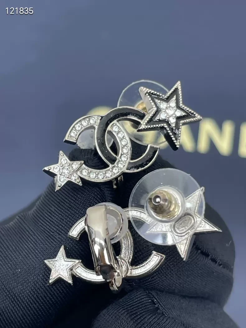 Chanel double C rhinestone star earrings - Image 6