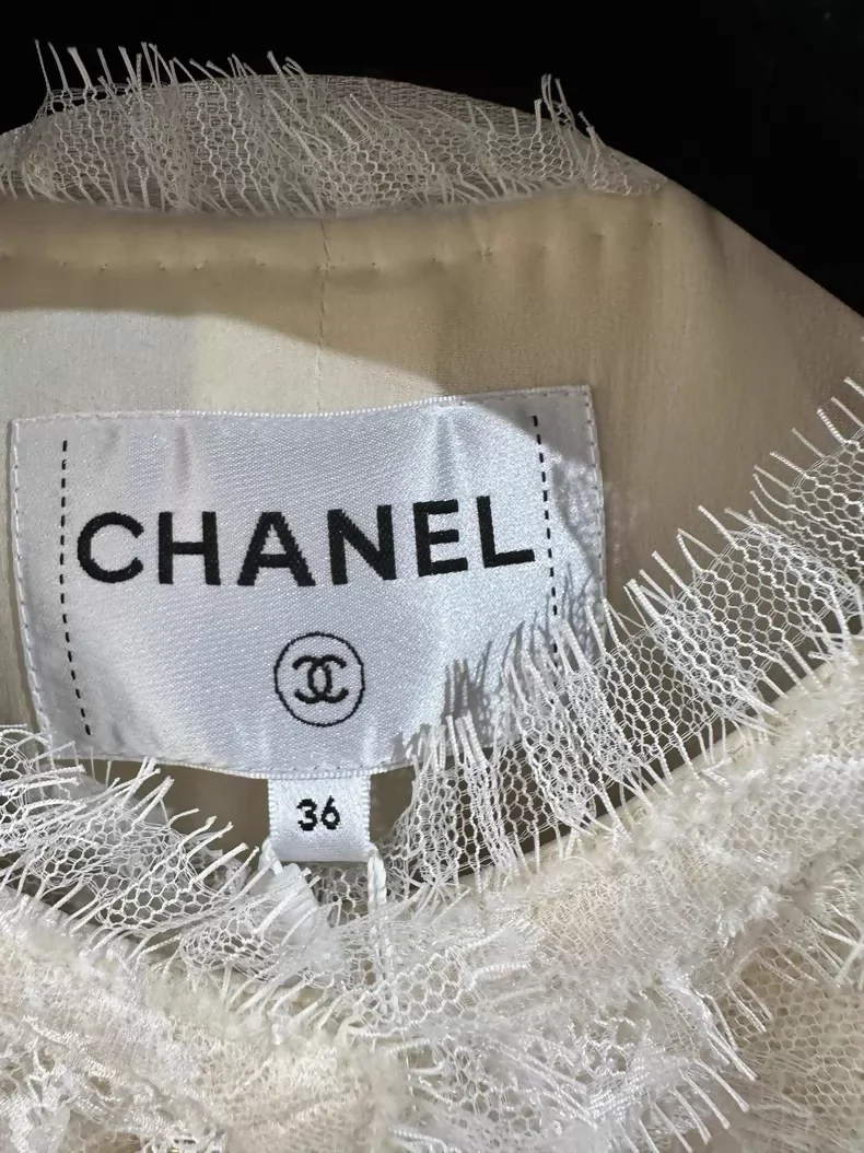 Chanel 20k ecru Lace Jacket - Image 3
