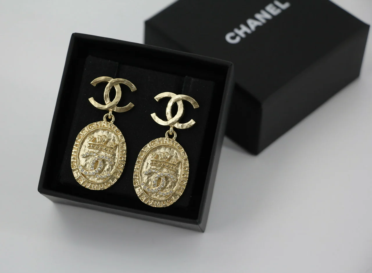 Chanel F21A Rhinestone CC Crown Dangle Stud Earrings - Image 4