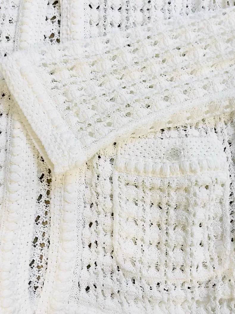 Chanel 26C white Cardigan - Image 3