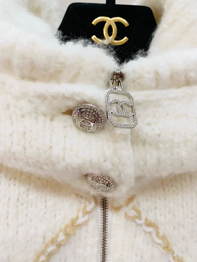 Chanel wool ski knit cardigan - Image 3
