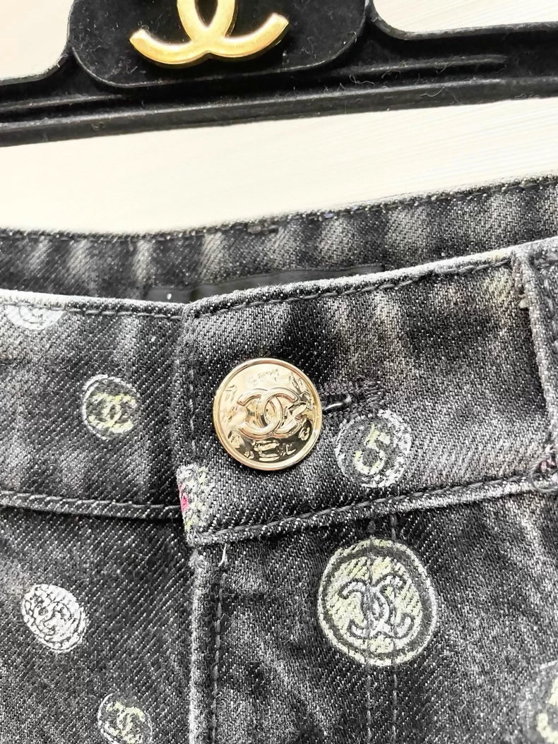 Chanel 25B grey printed denim shorts - Image 3