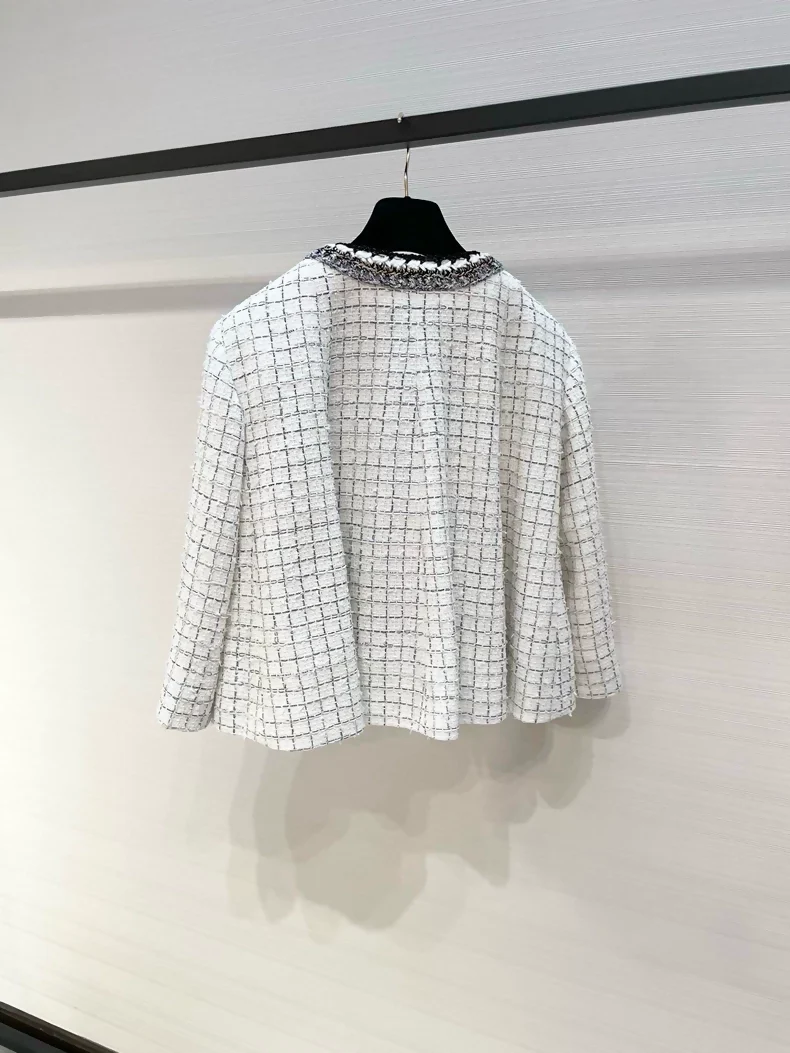 Chanel 25S Black and white checkered tweed cape coat - Image 2