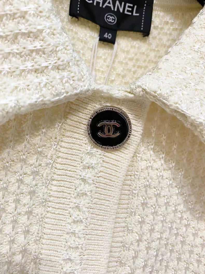 Chanel 24P ecru & black knit polo cardigan - Image 2