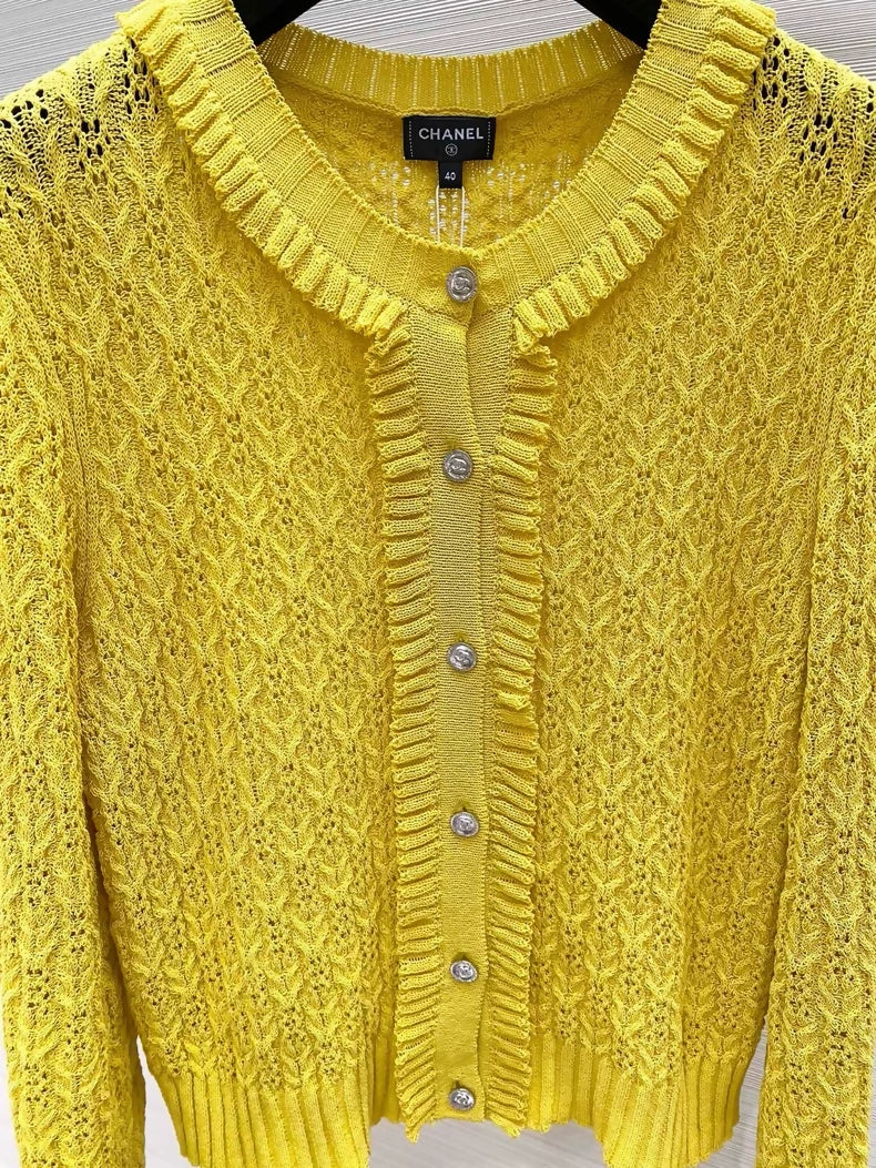 Chanel 25C yellow cardigan with ruffles - Image 2