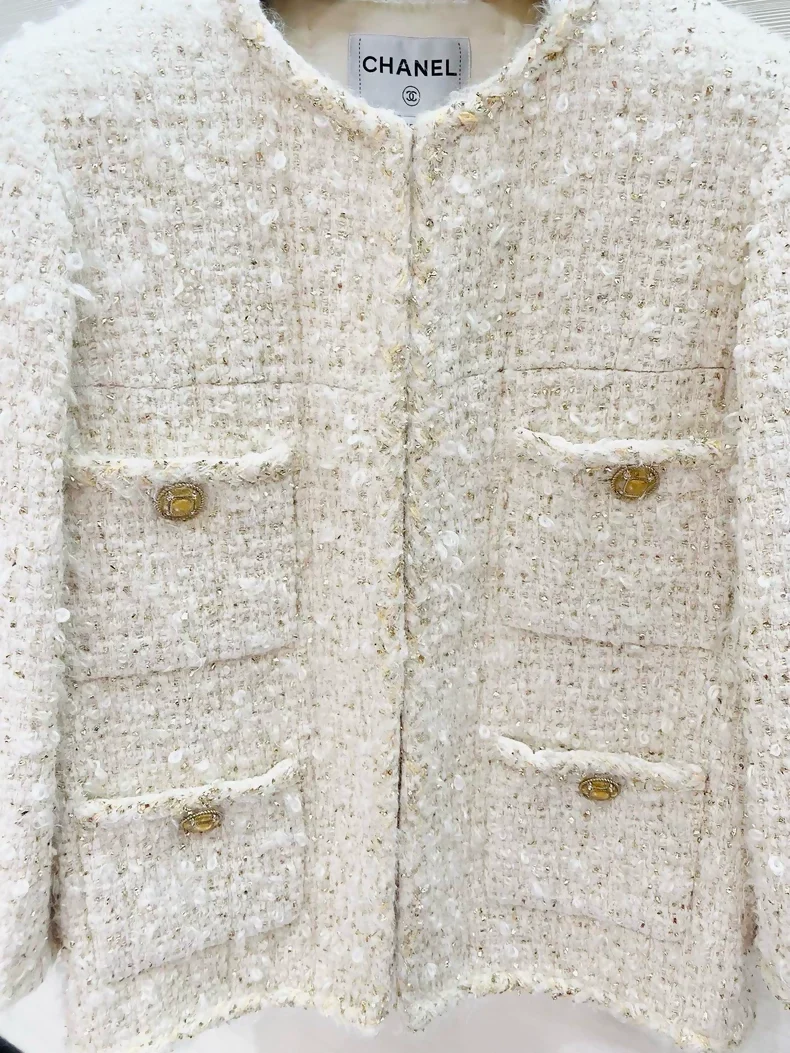 Chanel 19A white ecru & gold tweed jacket - Image 2